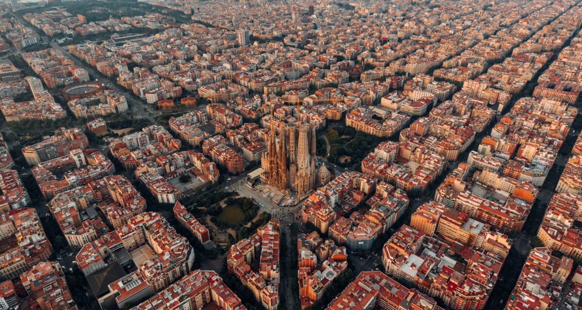 Alquiler de autocares en Barcelona: una guía completa
